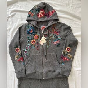 EUC Johnny Was 2pc Grey Ardell Metallic Thermal Hoodie & Jogger Set